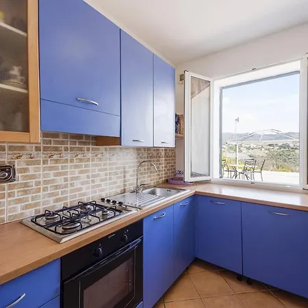 Apartment Le Mimose 2 Bedroom 6 Pax